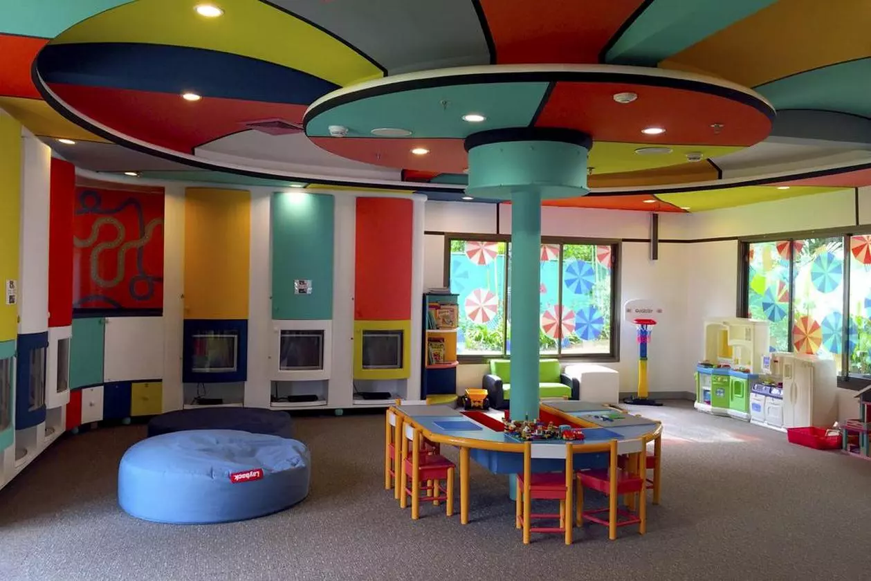 LEMERIDIENHKT_SHABAVIZPARVAZ (2).jpg